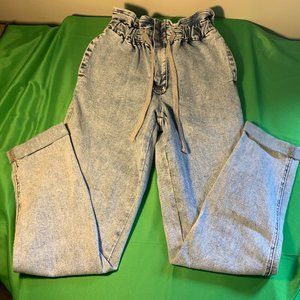NWT JUNIOR/WOMENS FOREVER 21 PAPERBAG WAIST BAGGY DEMIN JEANS SMALL STRETCH